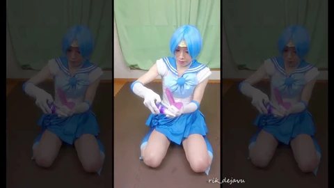 Sailor Moon Cosplay begeistert mit explosivem Höhepunkt einer Shemale!