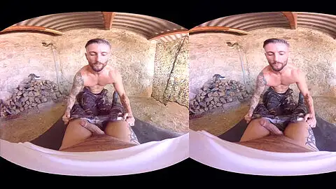 Un homme de l'armée a des rapports non protégés en pleine nature avec VirtualRealGay