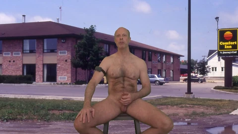 Nackter daddy, männlicher exhibitionist, nackte wagemutige